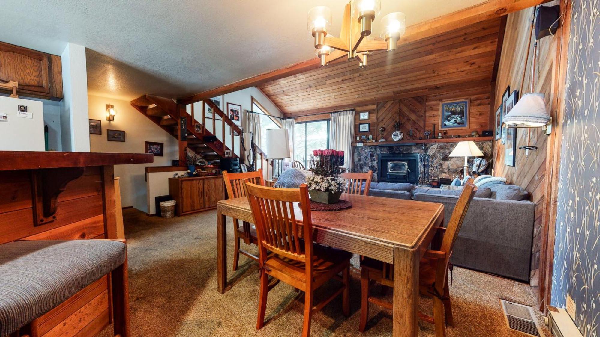 Mammoth Sierra Townhome Apartment