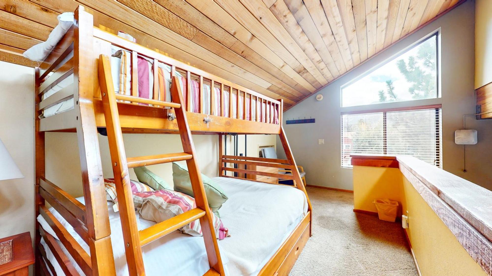 Mammoth Sierra Townhome *