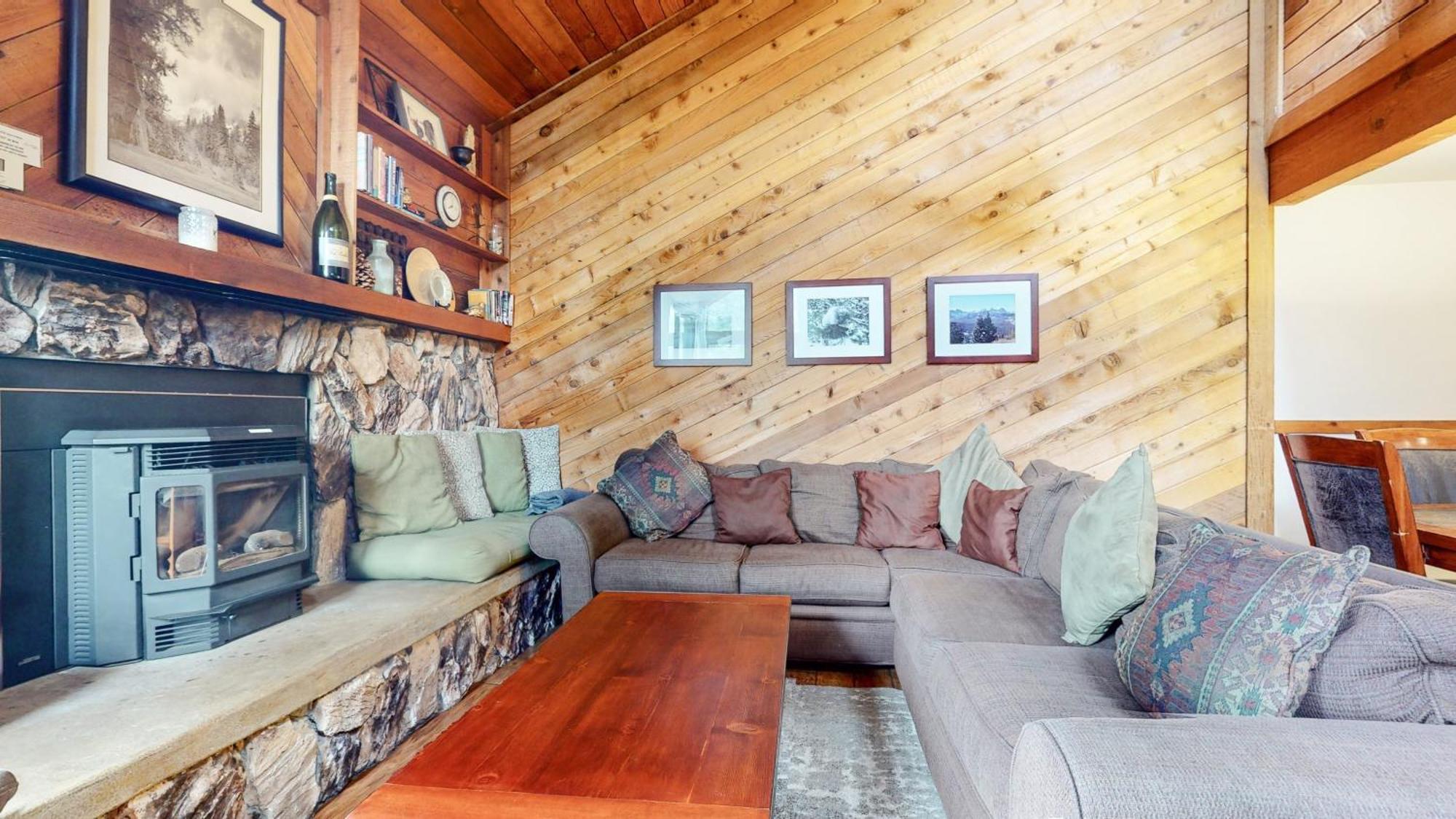Mammoth Sierra Townhome * Mammoth Lakes