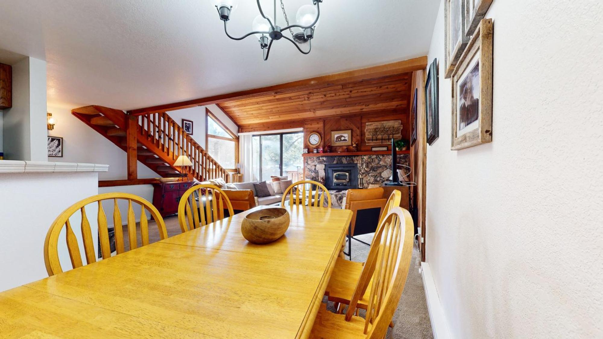 Mammoth Sierra Townhome Apartment